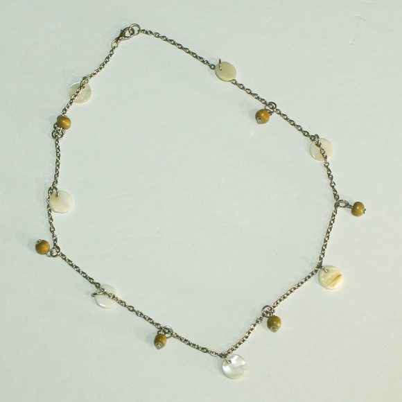 Jewelry - 5/50% off vintage dainty shell necklace